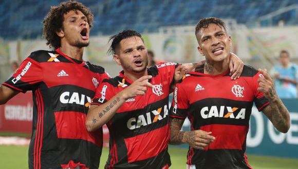 Paolo Guerrero anotó dos goles en la victoria del Flamengo. (USI)