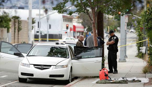 Estados Unidos: Policía investiga el auto del sospechoso quien iba fuertemente armado. (Getty)