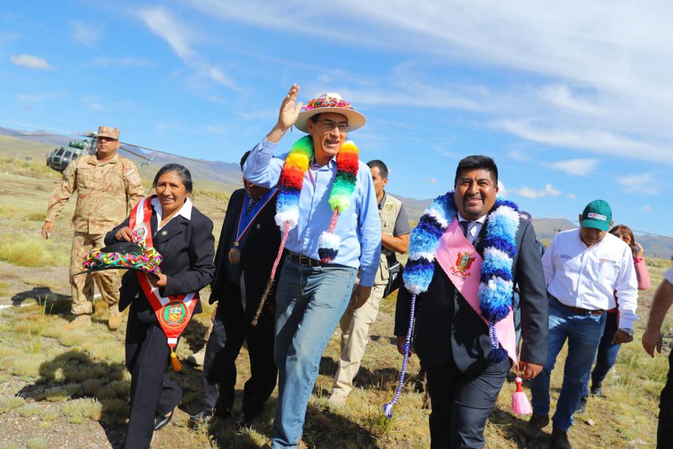 El jefe de Estado cumple actividades en la región Puno.