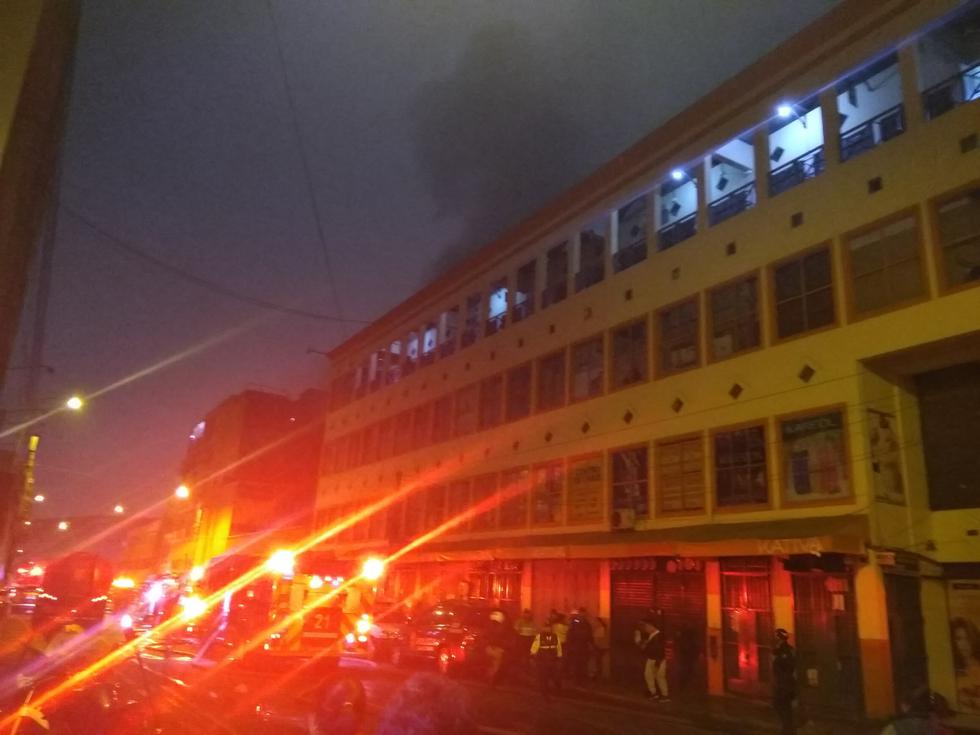 Incendio en Cercado de Lima. (Álvaro Tréneman)