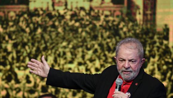 Condenan a Lula a 9 años y medio de prisión por corrupción. (EFE)