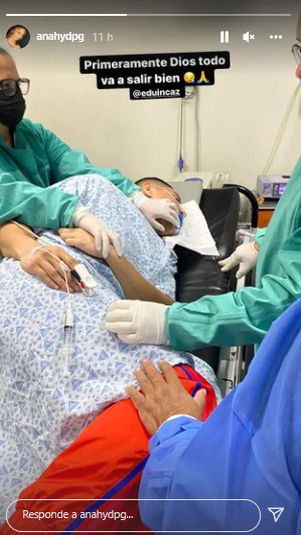 Daisy Anahi shared a photo of Edwin Kaz lying in a hospital bed (Photo: Daisy Anahi/Instagram)