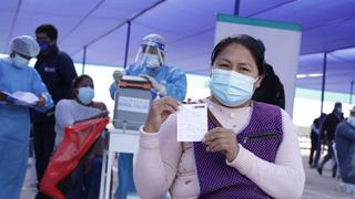 Vacunan contra el COVID-19 en el Gran Mercado Mayorista de Lima [FOTOS]
