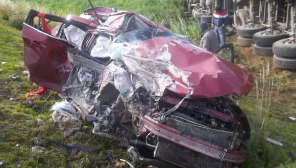 Dos muertos dejó accidente entre auto particular y trailer en Carretera Central - La Oroya. (Andina)
