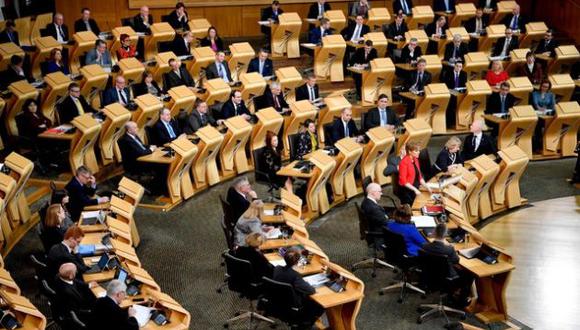 Parlamento escocés decide si habrá segundo referéndum de independencia (La Jornada).