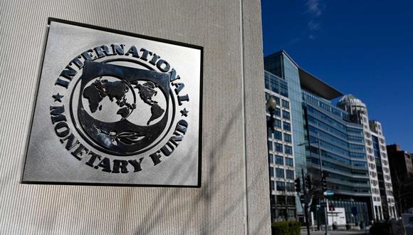 “La recuperación económica ha sido sólida, pero las perspectivas se enfrentan a riesgos internos y externos a la baja”, refirió el FMI. (Foto: AFP)