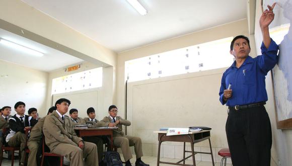 Los profesores dictan clases de manera remota desde abril de este año. (Foto: El Comercio)