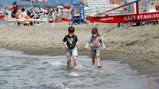 Coronavirus: Italia reabre sus playas con la ayuda de aplicaciones y vigilantes  [FOTOS]