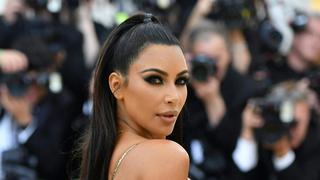 Kim Kardashian estrenó un novedoso y extravagante look en Nueva York 