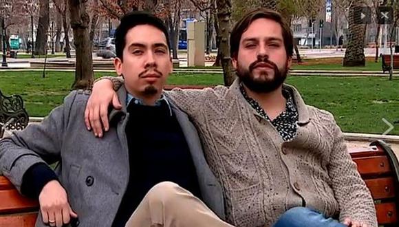 Pablo Zapata y Alejandro Carreño denunciaron discriminación contra imprenta en Chile. (Facebook)