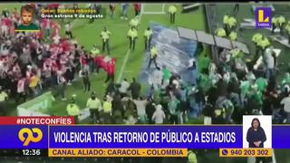 Hinchas se enfrentan en la vuelta del público a los estadios en Colombia