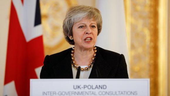 La primera ministra del Reino Unido, Theresa May, ya suspendió por falta de apoyos la primera votación de su tratado programada para el 11 de diciembre. (Foto: EFE)