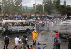 Universitarios encapuchados incendian autobuses en protesta por alza de tarifas en Honduras | FOTOS