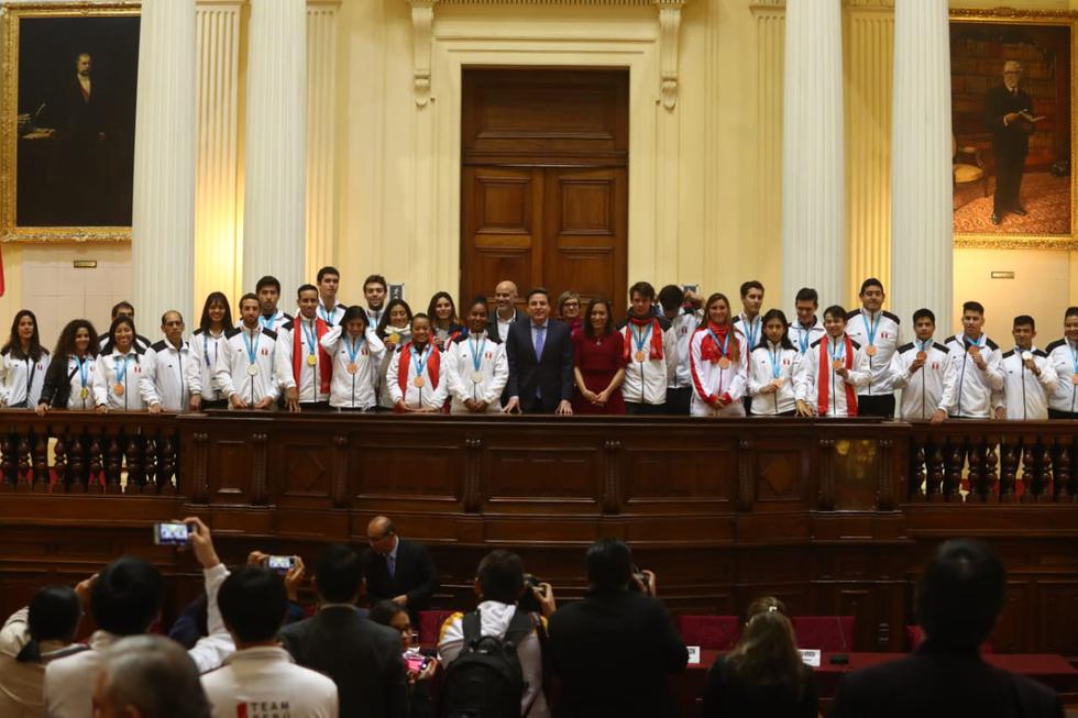 Homenaje a los deportistas medalleros de los Panamericanos Lima 2019 en el Congreso de la República. (Alessandro Currarino / GEC)