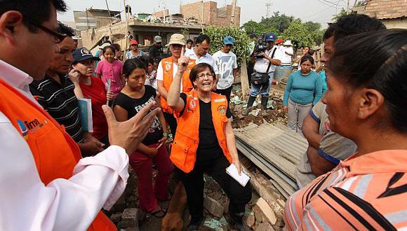 La alcaldesa Susana Villarán visitó la zona dañada. (USI)