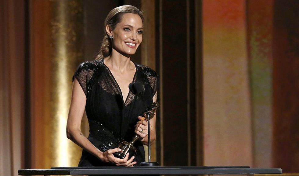 Hollywood reconoció a Angelina Jolie con un Oscar honorario por su trabajo con los refugiados y su defensa de los DDHH a través de su carrera en el cine. (Reuters)