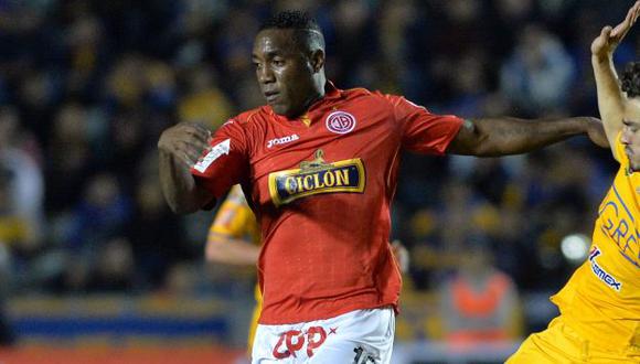 La Federación Panameña de Fútbol respaldó a Luis Tejada, tras los insultos racistas que recibió el jugador. (EFE)