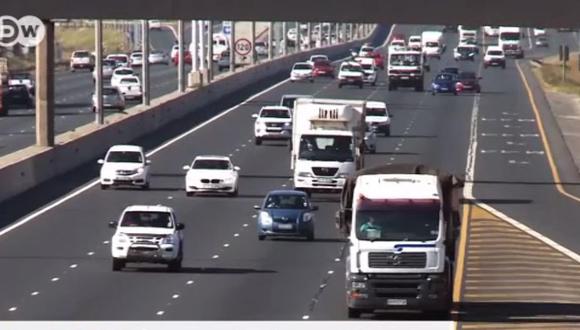 Son 13 mil transportes los que recorren las carreteras de Sudáfrica. (Agencia DW)