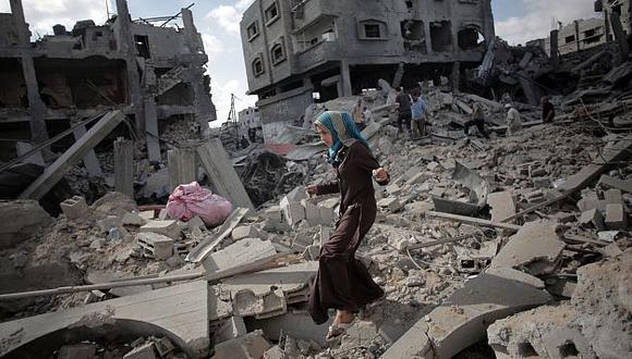 Se reanudan ataques al terminar la tregua de 24 horas en Franja de Gaza. (AP)