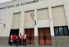 Contraloría realiza operativo en sede del Ministerio de Economía
