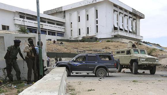 Somalia: Al menos 18 muertos en atentado al Parlamento. (Reuters)