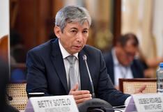 Ministro de Economía se disculpó con la presidenta Boluarte por decir que su gobierno es “débil”