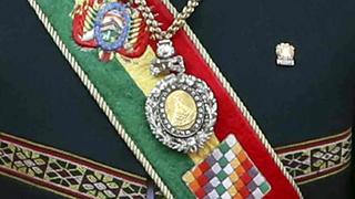 Se entrega otro peruano implicado en robo de medalla presidencial de Bolivia