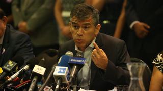 Julio Guzmán pide renuncia de los miembros del JNE y "suspensión del proceso electoral"