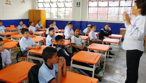 Nada es motivo para impedir el ingreso de los escolares a la escuela. (Foto: Andina)
