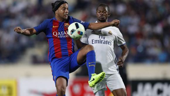 Barcelona vs. Real Madrid EN VIVO: Sigue el clásico de leyendas con Ronaldinho y Ronaldo. (AP)