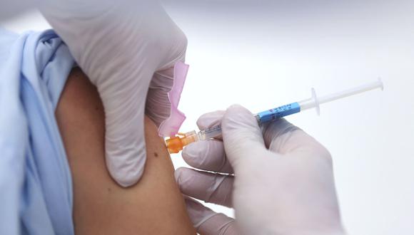 Ministerio de Salud cerró contrato con Pfizer para comprar 20 millones de vacunas (Andina).