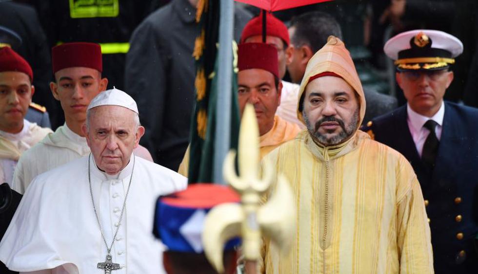 Marruecos: Papa Francisco llega a Rabat y es recibido por el rey Mohamed VI. (Foto: AFP)