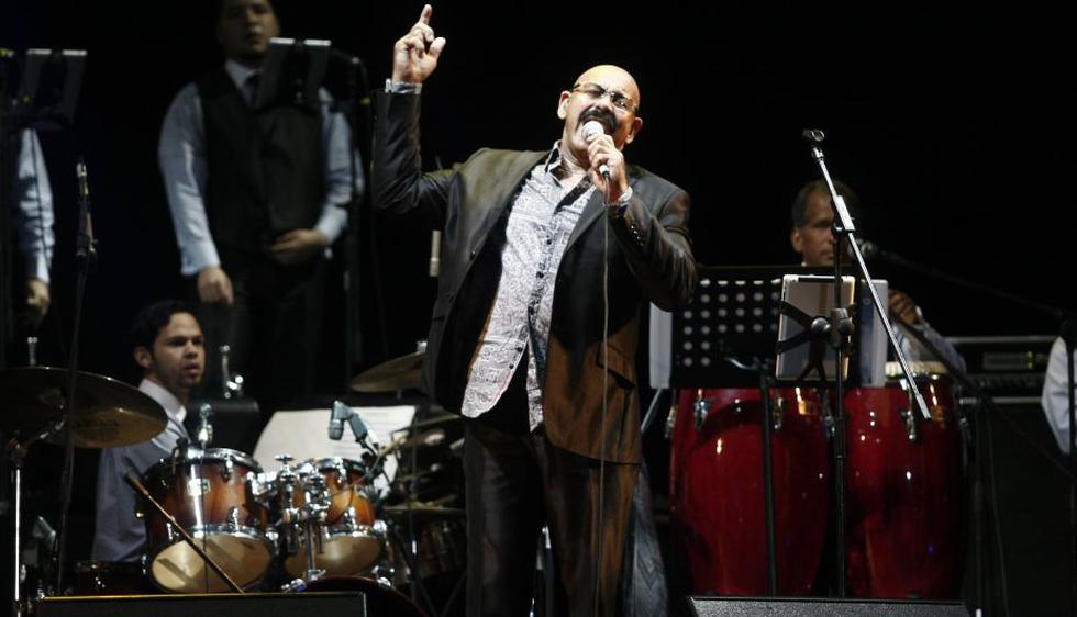 Oscar D’León, junto a otros artistas, se presentaron anoche en el Estadio Nacional, como parte del festival Una noche de salsa 5. (Mario Zapata)