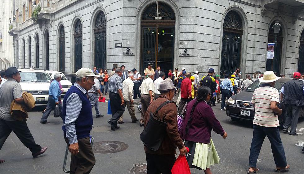 Aportantes del Fonavi marcharon contra fallo del Tribunal Constitucional. (Ricardo Flores)