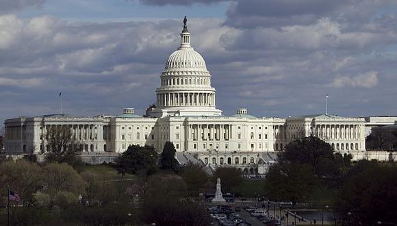 Humo blanco en el Capitolio. Medida permite ganar tiempo para resolver disputa en torno a la política fiscal. (Bloomberg)