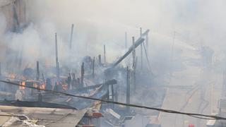 Alerta: Bomberos atendieron más de 70 incendios en Lima y Callao durante las primeras horas del 2020
