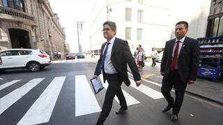 Fiscal Pérez llegó a Fiscalía para sustentar denuncia por intervención en oficinas lacradas