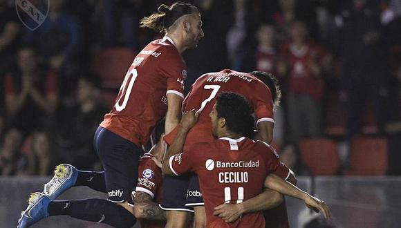 Independiente y Newell's miden fuerzas en un duelo pendiente por la Superliga. (Foto: AFP)