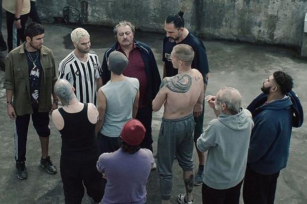 Los Borges en la nueva prisión.  foto de "franja" 4 (Imagen: Netflix)
