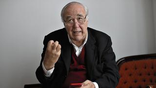 Víctor Andrés García Belaunde: “El presidente toma medidas populacheras”