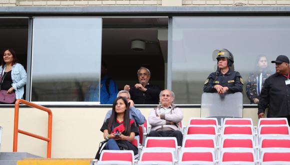 Manuel Burga presente en la tribuna de Occidente del Estadio Nacional. (Foto: Giancarlo Ávila)