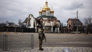 Bombardeos rusos convierten la ciudad ucraniana de  Irpin en una ciudad fantasma