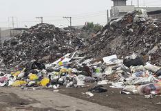 Vías de Lima Sur por donde se trasladan a deportistas de Panamericanos están llenas de basura