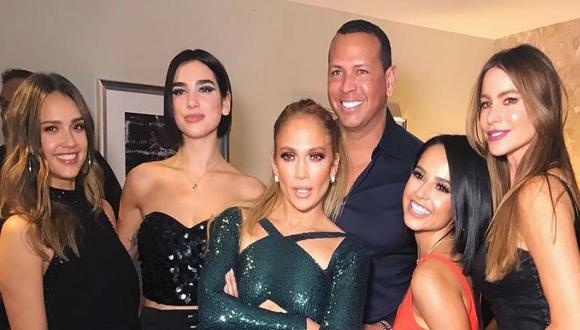 La cantante Jennifer Lopez publicó fotografía junto a sus amigas en su cuenta personal de Instagram. Imagen cuenta con más de 800 mil likes.  (Foto: Instagram)