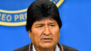 Líderes bolivianos entran a Palacio a dejar carta de renuncia y biblia 