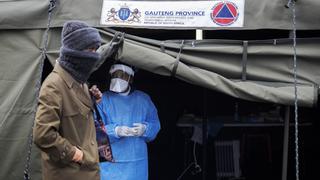 Hospitales sudafricanos esperan preparados e inquietos la ola de coronavirus [FOTOS]