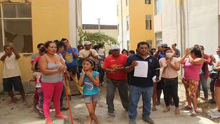 Piura: Damnificados invaden edificios de MiVivienda