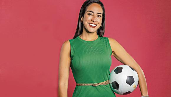 Romina Vega es conductora de deportes en Canal N y reportera del programa Fútbol en América.