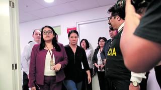 Keiko Fujimori instruye a  su bancada desde la prisión