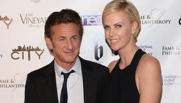 Sean Penn y Charlize Theron tienen un año de noviazgo. (AFP)